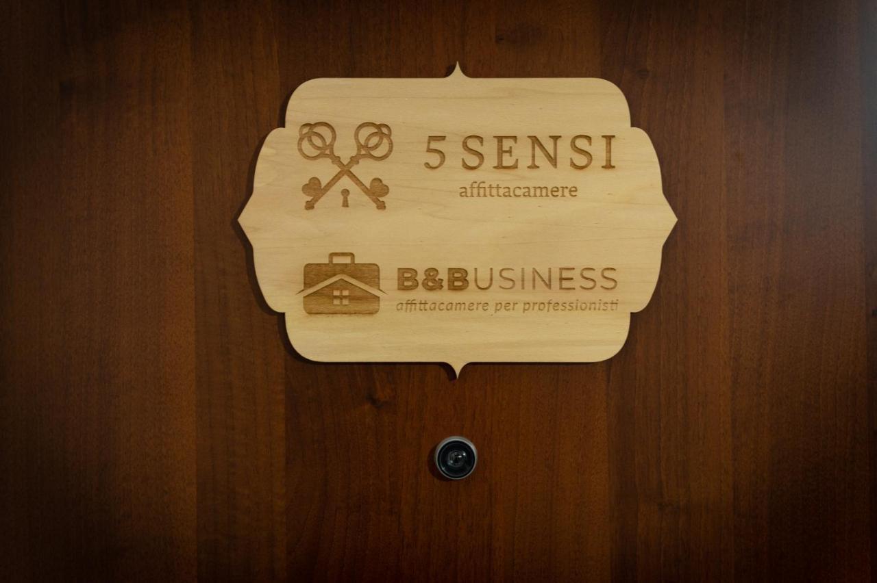 5 Sensi - Vasca Idromassaggio, Terrazzo, Fibra Ultraveloce, Parcheggio Coperto Su Richiesta Hotel Cosenza Exterior foto